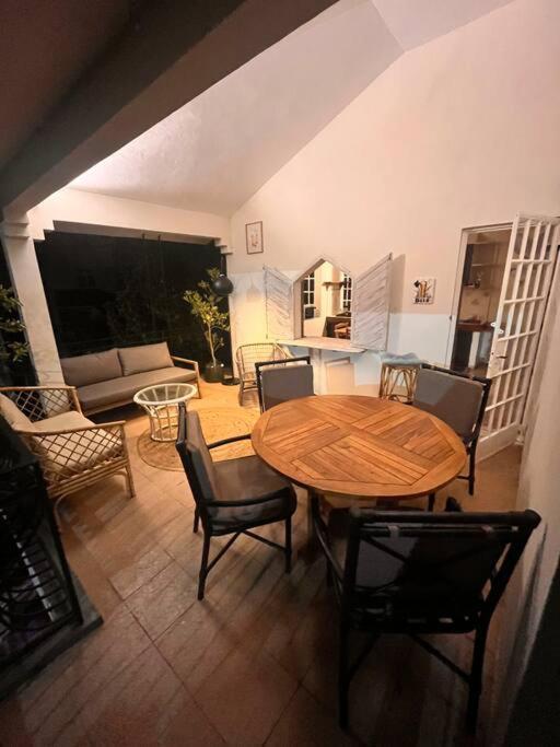 With Private Rooftop 450 M From The Apartment